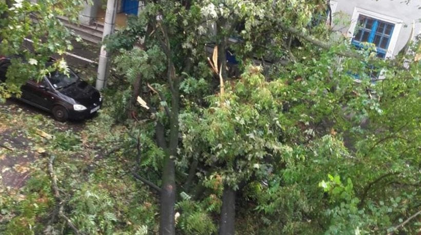 Ρουμανία: Σφοδρές καταιγίδες οδήγησαν 8 ανθρώπους στον θάνατο – Δείτε βίντεο